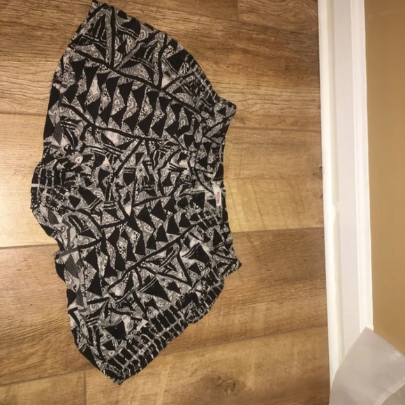 Mossimo Elephant Shorts - Picture 2 of 3